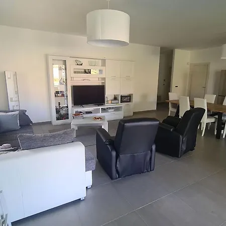 Con Piscina 빌라 Leonforte