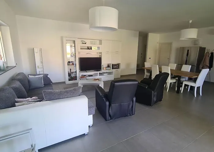 Con Piscina וילה Leonforte