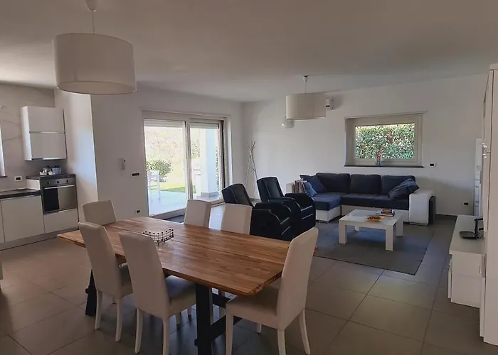 Con Piscina Leonforte