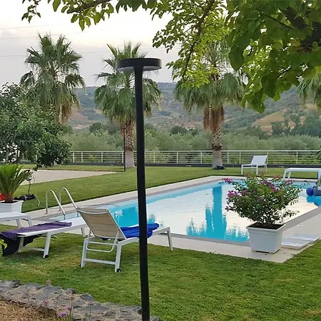 Villa Con Piscina Leonforte