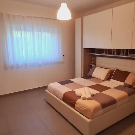 Con Piscina Villa