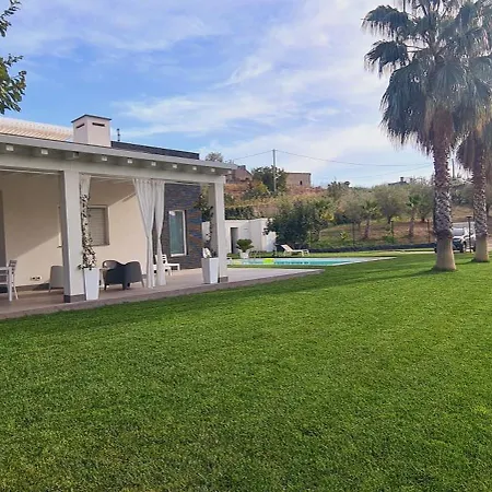 Villa Con Piscina