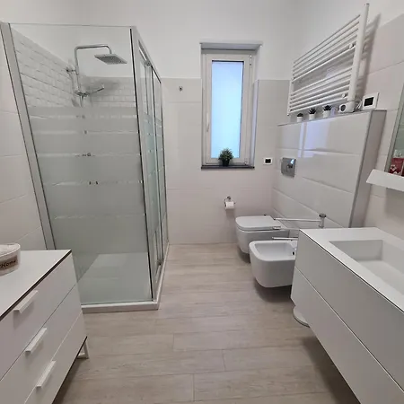 Con Piscina Villa *