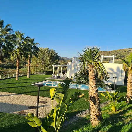 Villa Con Piscina