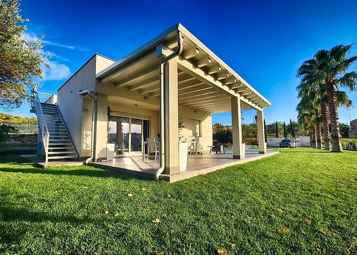 Con Piscina * Leonforte