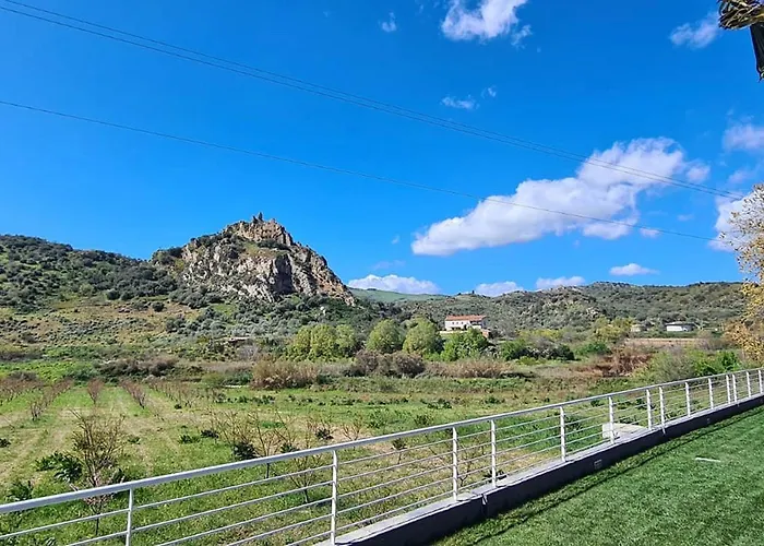 Con Piscina * Leonforte