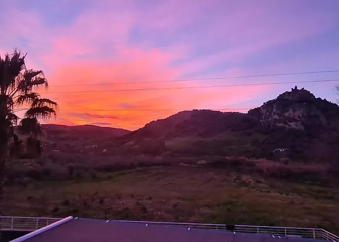 Con Piscina فيلة Leonforte