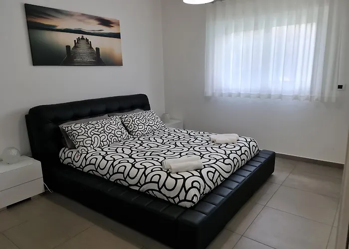 Βίλα Con Piscina Leonforte