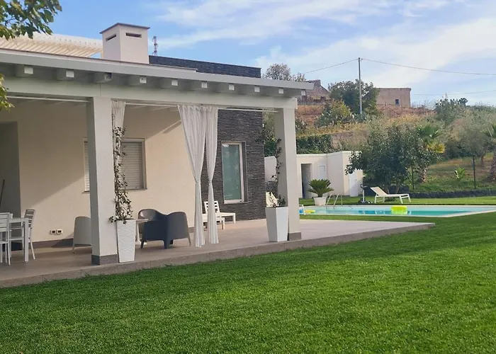 Con Piscina Leonforte