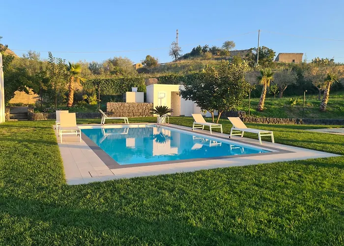 Con Piscina * Leonforte